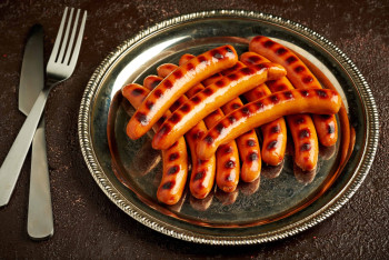 Фотография к новости: Казахстанцы всё чаще выбирают сосиски вместо говядины