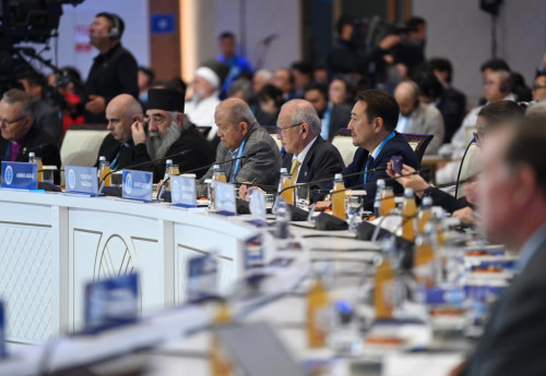 Фотография к новости: Важная тема LIVE: Цели Съезда религий, роль веры и вызовы цифровизации