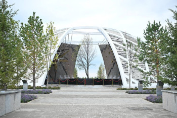 Фотография к новости: Уникальный Парк мира и согласия открыли в Астане