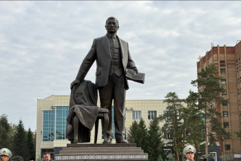 Фотография к новости: 140 лет со дня рождения - Памятник Мыржакупу Дулатову открыли в Костанае