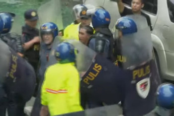 Фотография к новости: Беспорядки на Филиппинах: полиция задержала 17 человек во время протестов против коррупции