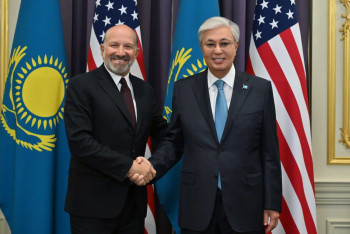 Фотография к новости: Казахстан и США заключили крупнейшее в истории соглашение о локомотивах