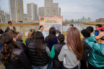 Фотография к новости: В Астане провели биологическую очистку озера Малый Талдыколь