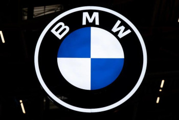 Фотография к новости: BMW отзывает сотни тысяч автомобилей по всему миру из-за риска возгорания