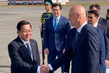 Фотография к новости: В Казахстан с визитом прибыл и.о. Президента Мьянмы Мин Аун Хлайн