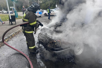 Фотография к новости: В Усть-Каменогорске во время движения загорелся автомобиль