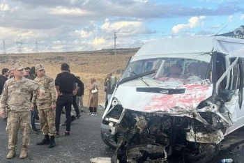 Фотография к новости: Автобус со школьниками попал в серьёзное ДТП в Турции: есть погибшие