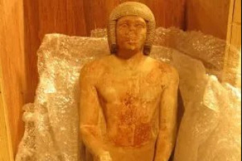 Фотография к новости: Египетские артефакты ввозили в США под видом садовых статуй