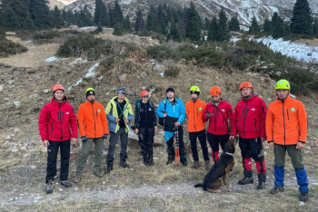 Фотография к новости: В горах Заилийского Алатау эвакуировали туриста с гипертоническим кризом