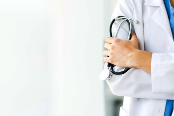 Фотография к новости: 83% медпоставщиков работают без нарушений — Альназарова