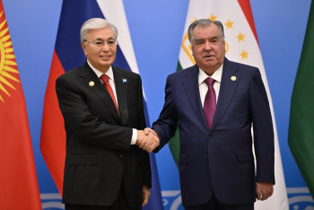 Фотография к новости: Токаев прибыл во Дворец приемов в Душанбе