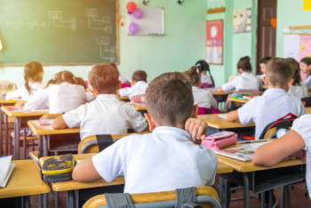 Фотография к новости: Гражданин формируется там, где ребёнок чувствует защиту — депутат