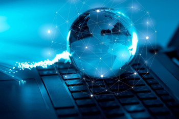 Фотография к новости: Как будут подключать регионы с проблемным интернетом к ИИ-образованию?