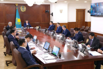 Фотография к новости: Бектенов потребовал сосредоточиться на росте доходов казахстанцев