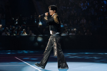 Фотография к новости: Димаш Кудайберген представил авторскую песню на концерте в Алматы