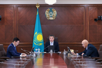 Фотография к новости: Бектенов провел заседание "Самрук-Қазына" с участием цифрового члена SKAI