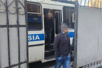 Фотография к новости: В Астане задержали иностранцев, нелегально занимавшихся ремонтом