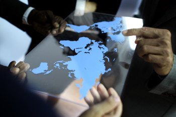 Фотография к новости: Закон об ИИ принят, но цифровое неравенство между городом и селом остаётся — сенатор