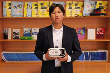 Фотография к новости: Астанинский школьник изобрёл умные очки для незрячих людей