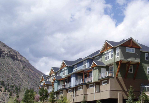 Фотография к новости: Градостроительные противоречия: как бизнес обходит мораторий на застройку предгорий Алматы