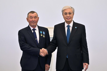 Фотография к новости: "Наш труд оценили" - механизатор из СКО о получении звания "Қазақстанның Еңбек Ері" от Президента