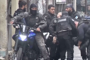 Фотография к новости: Крупнейшая облава в Бразилии: 132 человека убиты во время рейда против наркокартеля