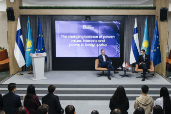 Фотография к новости: Президент Финляндии провел открытую лекцию для казахстанских студентов