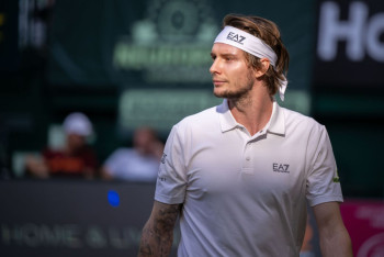 Фотография к новости: Бублик вышел в четвертьфинал "Мастерса" в Париже, обыграв четвёртую ракетку мира