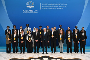 Фотография к новости: Президент Казахстана встретился с иностранными студентами