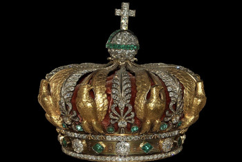 Фотография к новости: Воры из Лувра пытались продать украденные драгоценности через даркнет