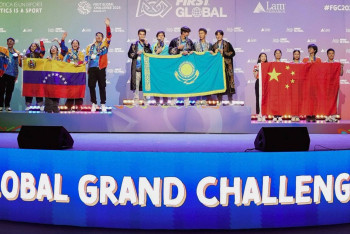 Фотография к новости: Казахстанские школьники стали четырехкратными чемпионами мира по робототехнике в Панаме