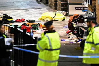 Фотография к новости: Власти Британии предъявили обвинения подозреваемому в нападении в поезде