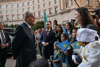 Фотография к новости: Токаев встретился с казахстанскими студентами в США