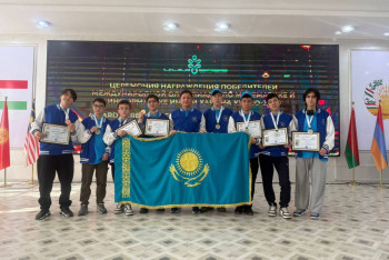 Фотография к новости: Казахстанские школьники завоевали все медали на международной олимпиаде KhIMIO2025