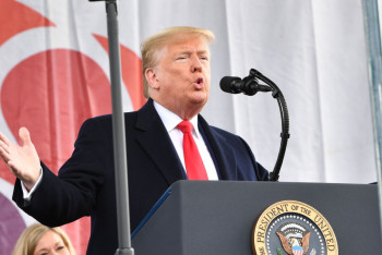 Фотография к новости: Глава BBC ушёл в отставку из-за скандала с речью Трампа