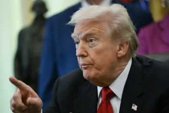 Фотография к новости: Трамп пригрозил авиадиспетчерам урезать зарплаты из-за шатдауна