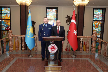 Фотография к новости: В Анкаре состоялись переговоры министров обороны Казахстана и Турции