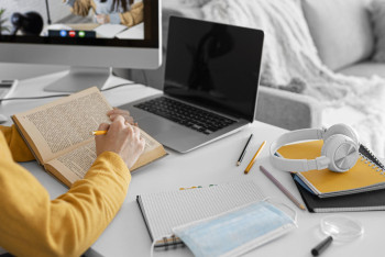 Фотография к новости: Аким ВКО опроверг перевод школ на дистанционку из-за смога