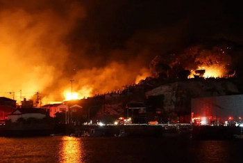 Фотография к новости: Масштабный пожар в Японии уничтожил целый городской квартал