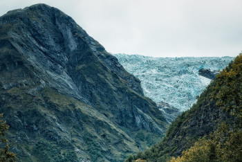 Фотография к новости: Трое туристов сбились с пути на пике Советов