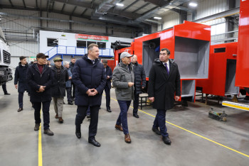 Фотография к новости: Глава МЧС Казахстана обсудил в Беларуси локализацию производства пожарно-спасательной техники