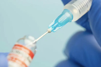 Фотография к новости: Власти США сообщили о вероятной связи вакцины от COVID с гибелью 10 детей