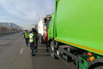 Фотография к новости: В Алматы усилили проверки мусоровозов из-за качества воздуха