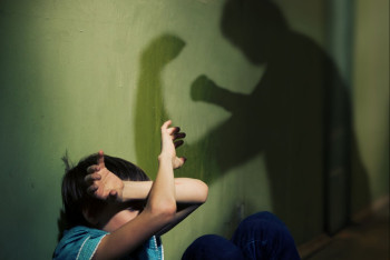 Фотография к новости: Отчима осудили за истязание трёх детей в Жамбылской области