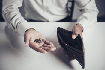 Фотография к новости: Более 50 тысяч казахстанцев признаны банкротами на 188 млрд тенге — Минфин