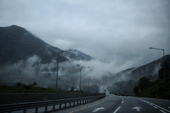 Фотография к новости: Штормовое предупреждение объявлено в нескольких областях страны