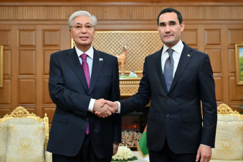 Фотография к новости: Токаев встретился с Бердымухамедовым в Ашхабаде накануне форума мира и доверия