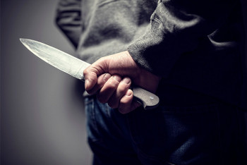 Фотография к новости: Бойцы СОБРа обезвредили алматинцев в масках и с ножом