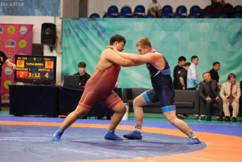 Фотография к новости: Региональный турнир по борьбе проходит в Восточном Казахстане