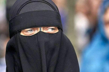 Фотография к новости: Закон о скрывающей лицо одежде принят: МВД уточнило исключения